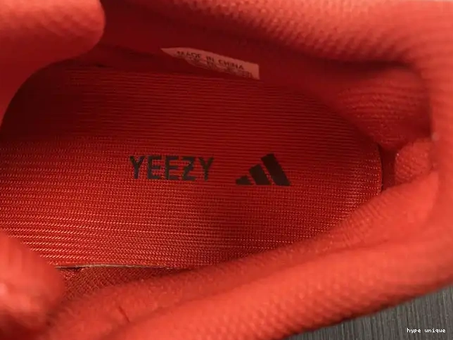 hype Red Adidas Yeezy Hi-Res HQ6979 700 Boost 0519